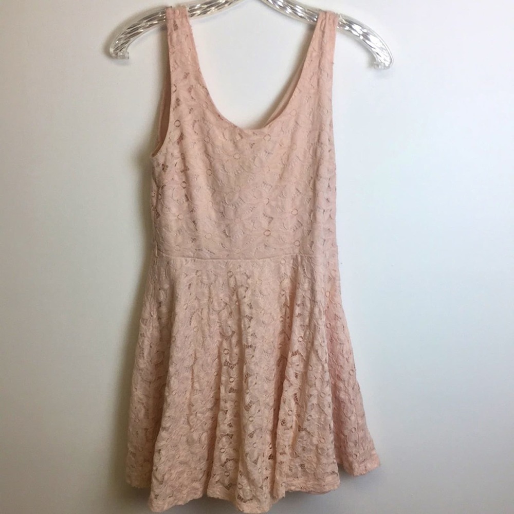 Acemi's pretty pink, no wrinkle, polyester, eyelet dress size M